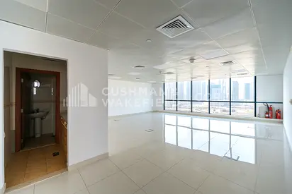 Golf Course Views | Open Plan | Bright