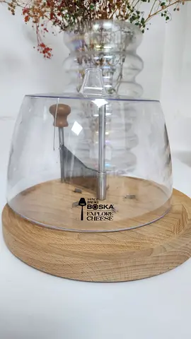 Boska Elveden Cheese Dome with Slicer on Wooden Base