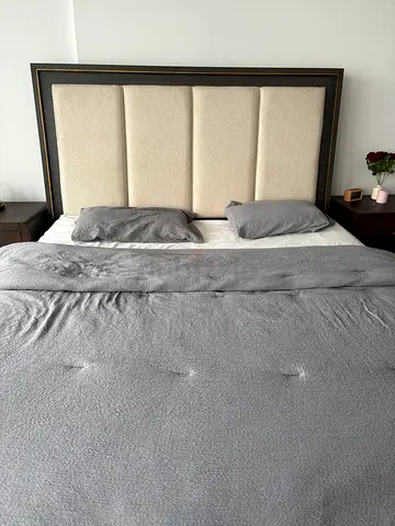 URGENT SALE! King Size Mattress & Bed- Frame with Padded Headboard in Dark Wood & 2 Side Drawers