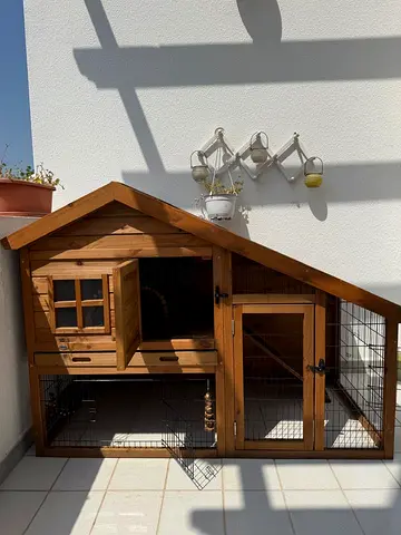 Small Animal ( Guinea pig / hamster) house with Enclosure