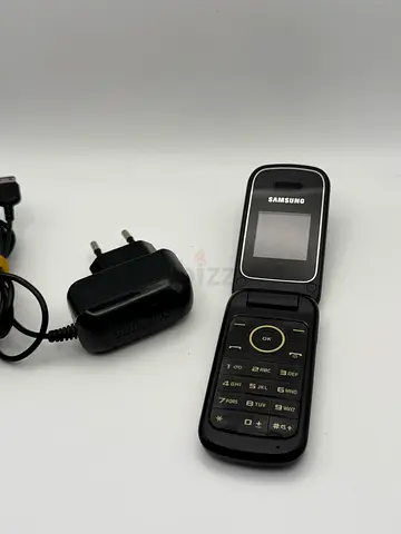 Samsung GT-E1190 flip mobile phone