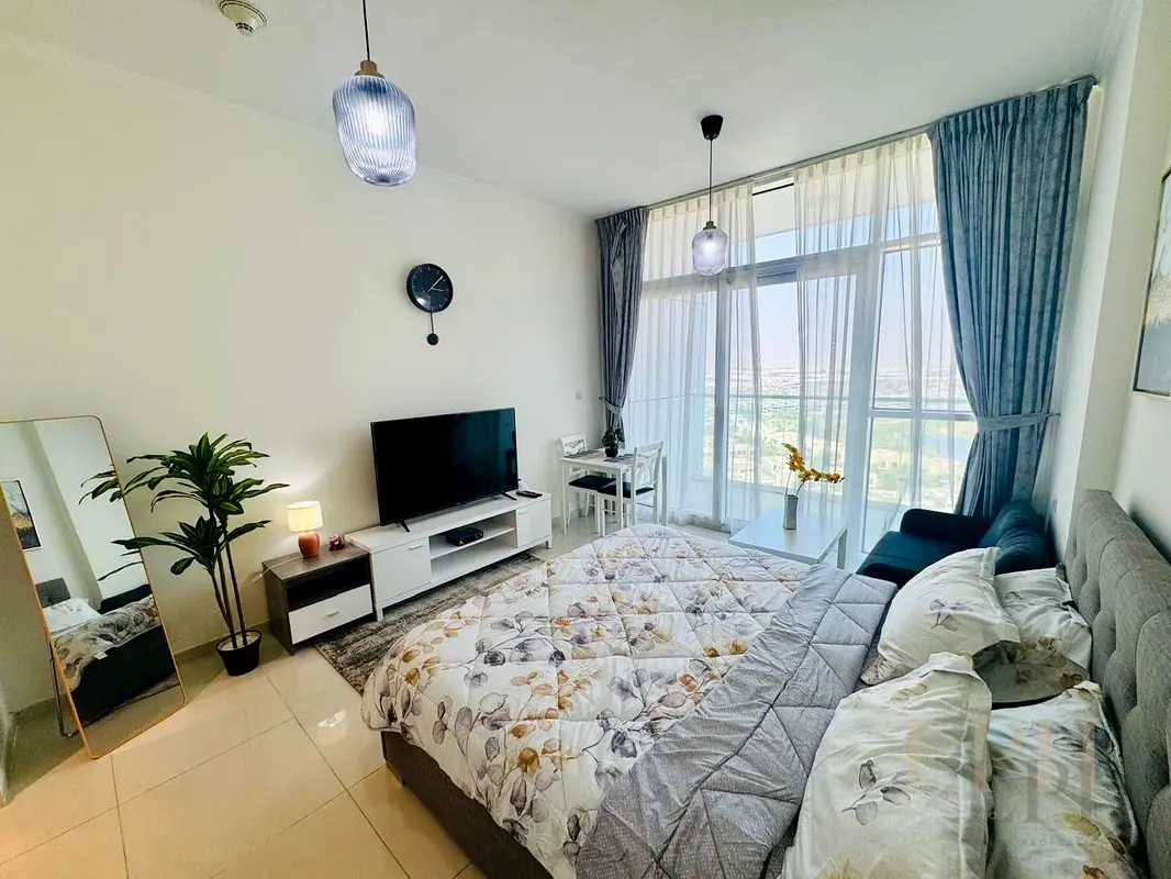 Furnished Studio | High Floor | Vacant | Golf View