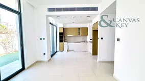 NEAR TO POOL | INTERNAL PARK | VACANT