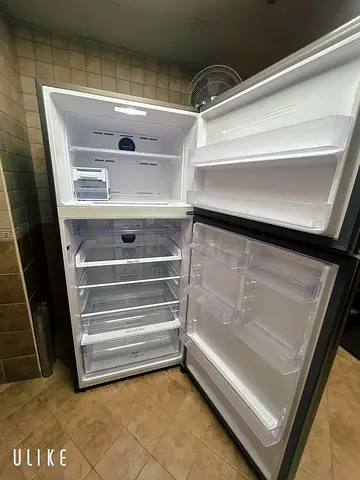 Samsung Refrigerator for Sale – AED 1,700