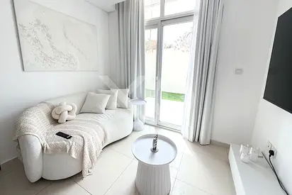 Furnished 4-Bedroom Townhouse with Stone Countertops