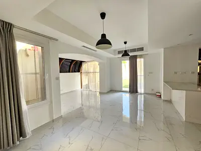 L-Shape Garden | Converted to 3BR | Extended space | Open Plan | Vacant Now