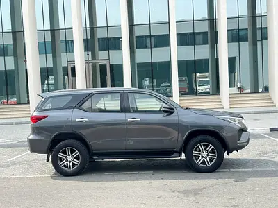 2022 Toyota FORTUNER — фото 5
