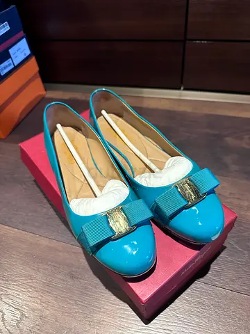 SALVATORE FERRAGAMO VARINA BALLET FLATS SIZE 10