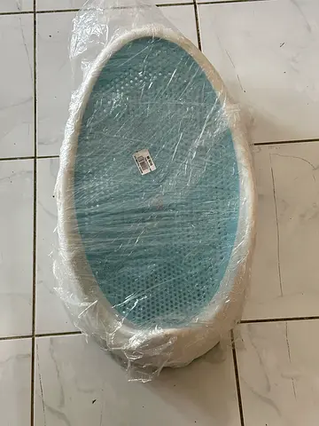 Light blue oval baby bath tub - unused