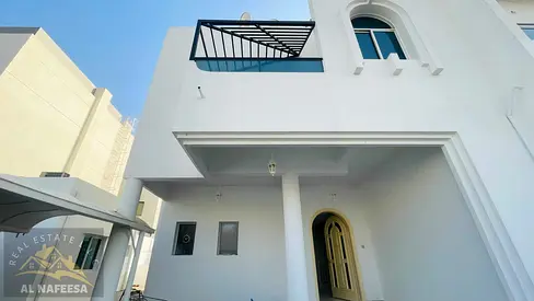 Prime Commercial Villa | Ideal for Dental Clinic, Polyclinic or Men's Salon