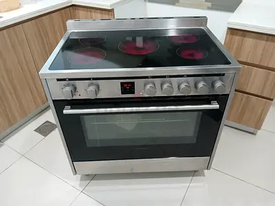 Daewoo five burner cooker electric ceramic 90cm
