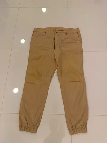 Massimo Dutti Men's Beige Trousers - Size Large