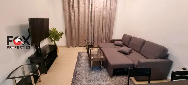 ارقي غرفة وصالة ماستر / مفروشة بالكامل / ابراج السيتي تاور / باركينج / 30 الف