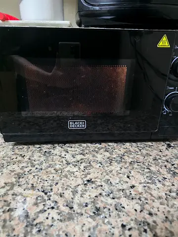 Black & Decker Compact Microwave - Good Working Condition