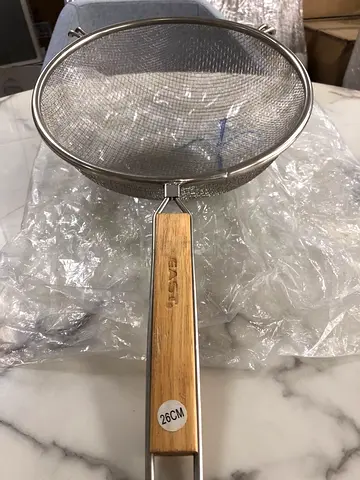 26cm Stainless Steel Kitchen Strainer with Wooden Handle