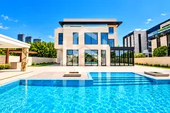 7 BR+Maid+Driver| Private Garden | Pool