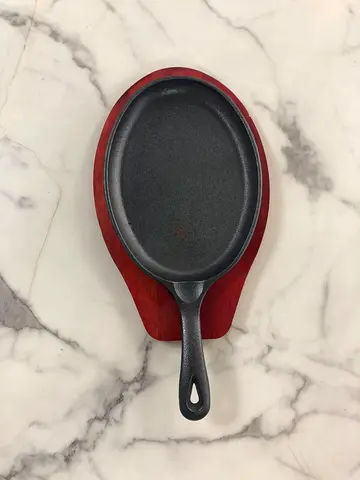 Cast Iron Sizzling Skillet with Wooden Serving Board - Good Condition
