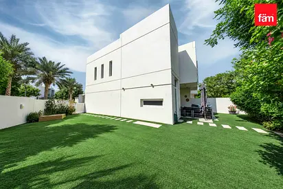 Park Facing | Corner Plot | Available 5th Dec