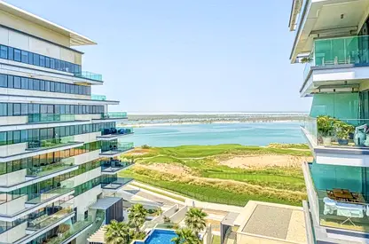 Luxury 1 Bedroom apartment / Partial Sea view