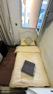 1st Nov, Clean maids room with attached bathroom available