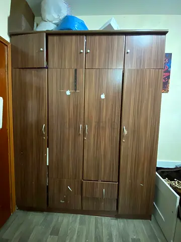 Large wooden wardrobe / armoire - good condition