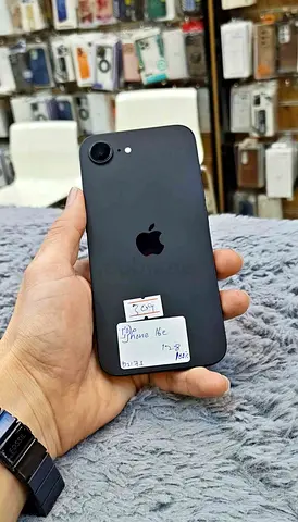 iPhone 16e