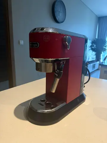De'Longhi Dedica Espresso Machine - Red