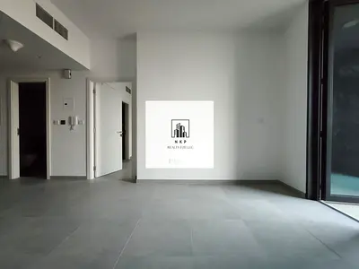 Specious luxury apartment for rent