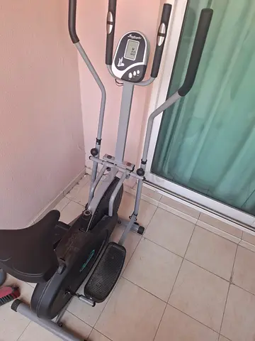 4 month Used elliptical cross trainer - compact home cardio machine