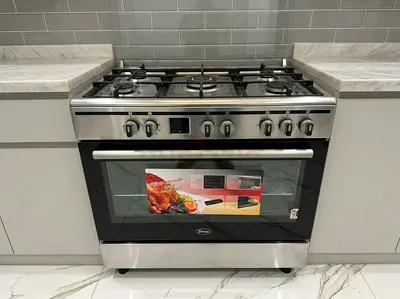 TERIM 6-Burner Stainless Steel Gas Range Cooker with Oven - Pristine Condition