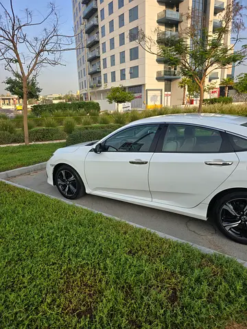 2018 Honda CIVIC — фото 8