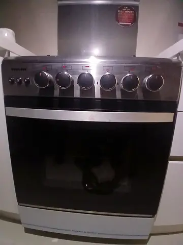 Nikai 4 Burner Gas Cooker 60x60 Full Safety with Oven - Like New