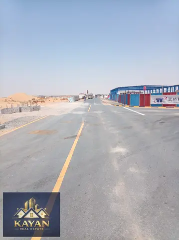 AED 115/sq.ft - Industrial land for sale, 43,500 sq.ft. in Umm Al Thuoob, ., prime investment location.