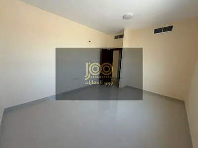 🏠 شقة غرفة وصالة للإيجار في الهبوب 1 – أم القيوين | على الشارع | 25,000 درهم سنويًا