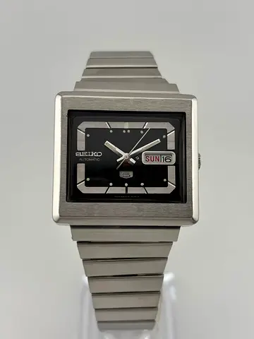 Rare Vintage “TV Style “ Seiko 5 | 1982’s | Mint Condition | All Original / Authentic