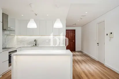 Modern 1 Bed | Fully Upgraded | Low Floor