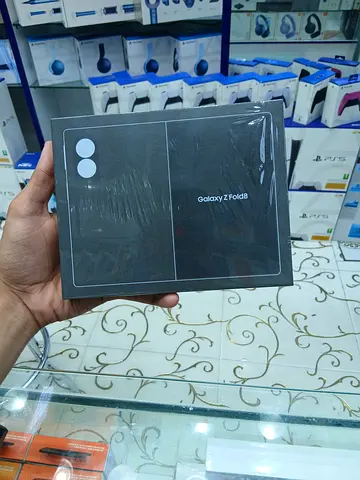 SAMSUNG GALAXY Z FOLD 8 12GB 512GB CREAM COLOR TDRA(UAE VERSION)
