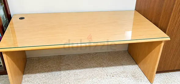 OFFICE TABLE WITH GLASS COVER FOR URGENT SALE--150 DHS AT SHARJAH ROLLA NEAR BUSSTAND AND NMC CLINIC