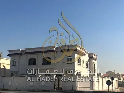 فيلا فسيحة للإيجار في الشارقة – منطقة شرقان | طابقين فرصة مميزة لاستئجار فيلا واسعة مناسبة للعائلات، بتصميم عملي ومساحات رحبة توفر الراحة والخصوصية، م