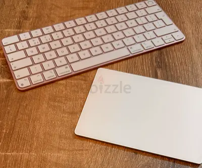 Apple Magic 3 Keyboard with Touch ID & Trackpad Multi-Touch Surface (Limited Edition Rose Gold)