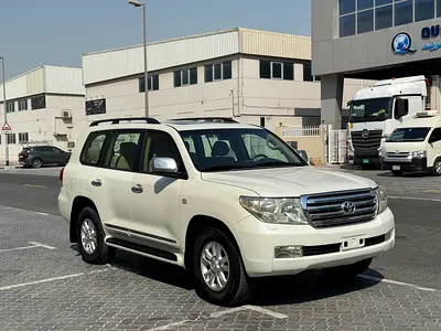 2011 Toyota Land Cruiser GXR GCC Specs v6- Well-Maintained, Ready in UAE