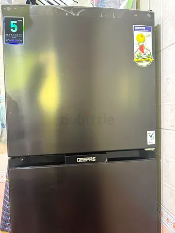 Title: Geepas Two-Door Fridge – Used Only 4–5 Months  Price: AED 450  Geepas two-door refrigerator,