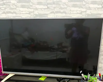 LG TV 43 inches