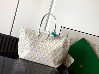 Large patterned white tote bag with handles - good condition