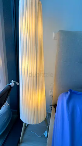 Tall pleated floor lamp with tripod legs - white, working