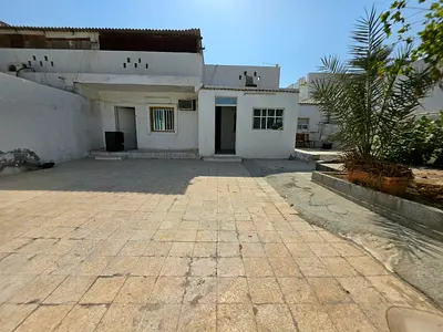 4bhk villa just in 60k 4cheques payment well designed at prime location