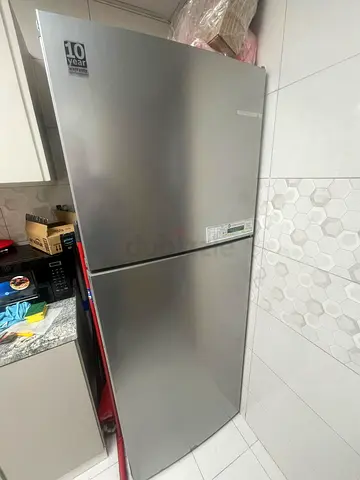Bosch KDN55NL20M Top Mount Refrigerator - Remaining warranty of 7 years - Used for 3 Years