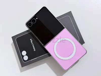 Samsung Galaxy Z Flip (Pink) - Foldable Phone in Good Condition