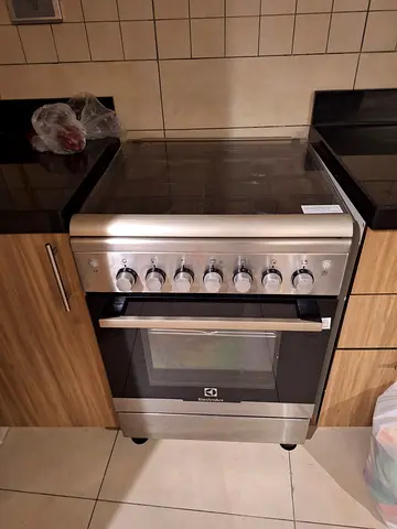 Electrolux gas cooker 60cm like new condition