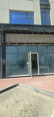 BIG SHOP FOR RENT 1239SQFT